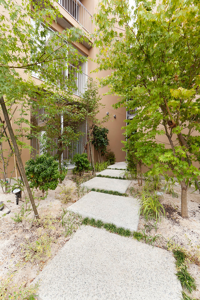 tailored-design-lab-between-trees-residential-complex-fukuoka-city-japan-designboom-02