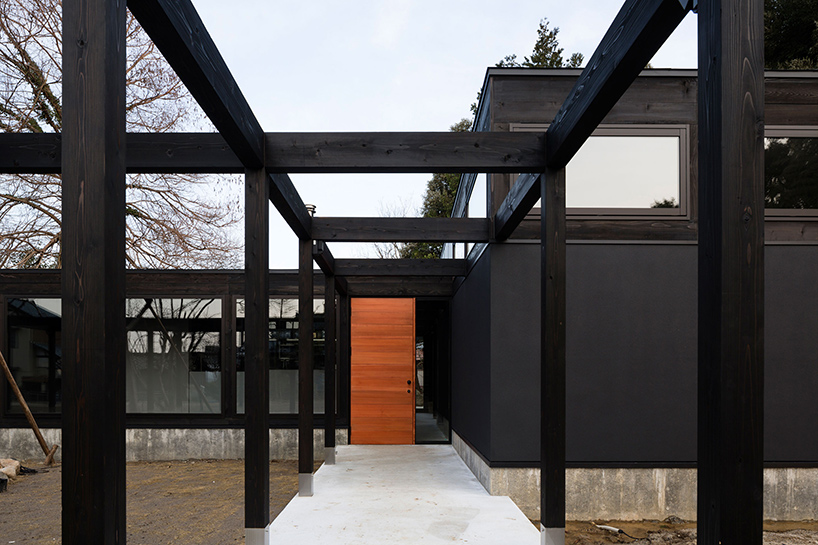 takuya-hosokai-plate-restaurant-gallery-community-center-niigata-japan-designboom-02