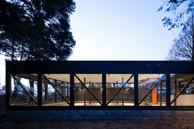 Takuyahosokai Designs Plate Community Center For Niigata