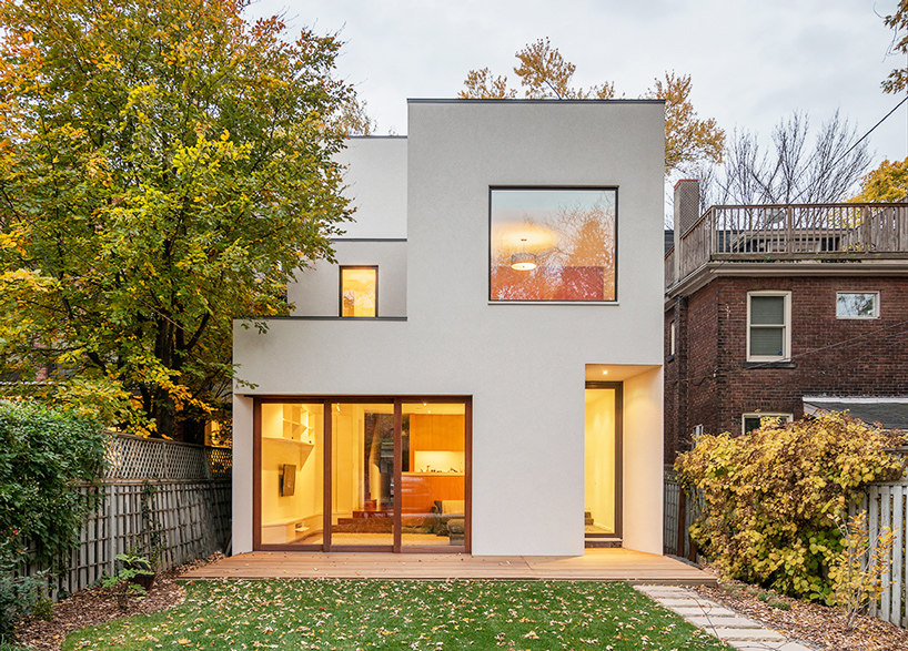 williamson chong transforms narrow toronto home with a relocated stairwell