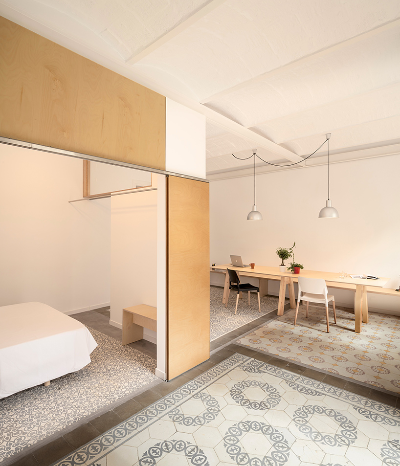 adrian-elizalde-apartment-renovation-eixample-barcelona-designboom-02
