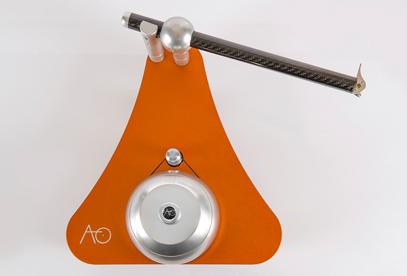 audio-deva-atmo-sfera-platterless-turntable-designboom-05