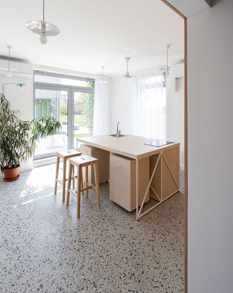 autori-house-23-hostel-terra-panonica-estate-designboom-02