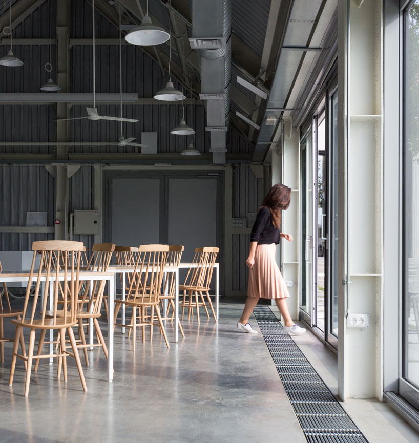 autori-house-c-serbia-meeting-place-designboom-02