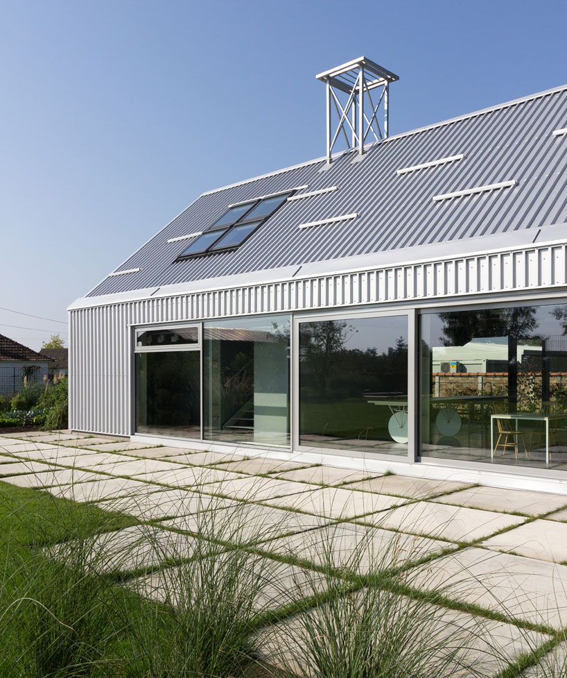 autori-house-c-serbia-meeting-place-designboom-02