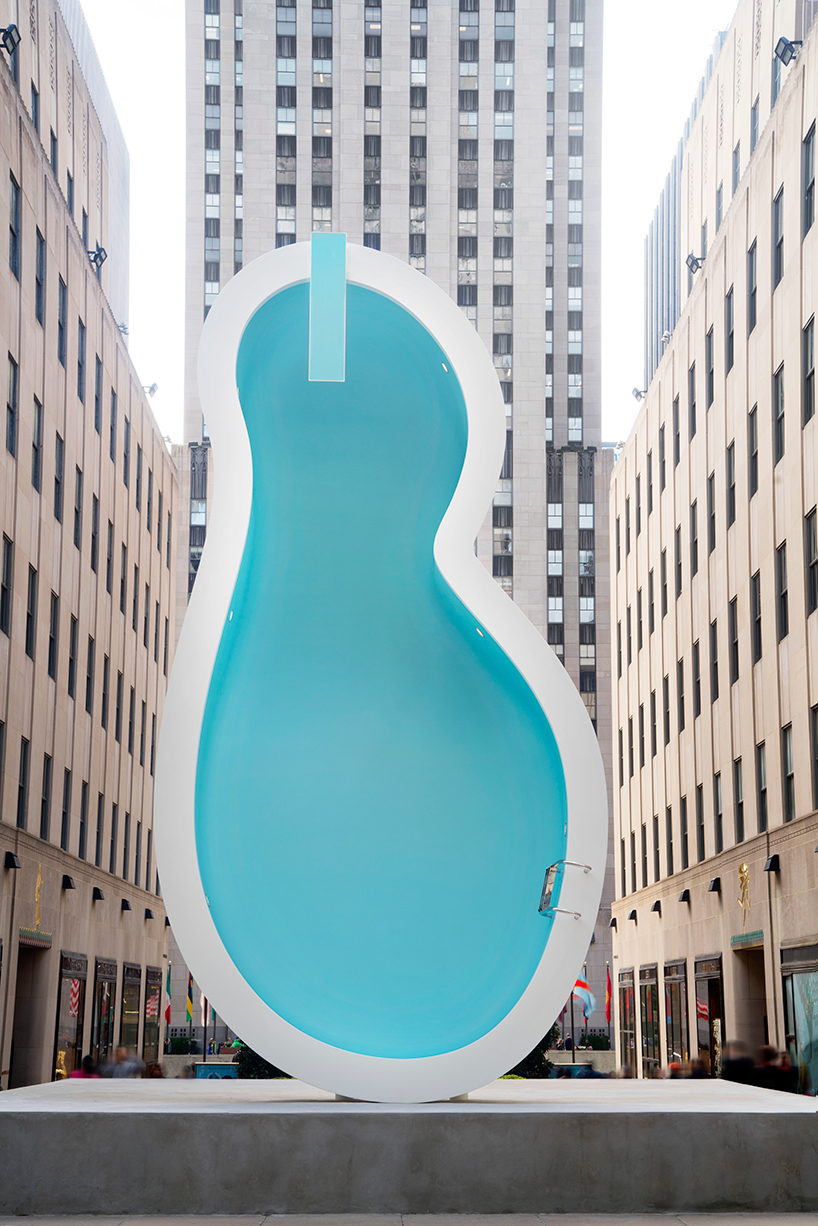 elmgreen-dragset-van-gogh-ear-rockefeller-center-new-york-designboom-07
