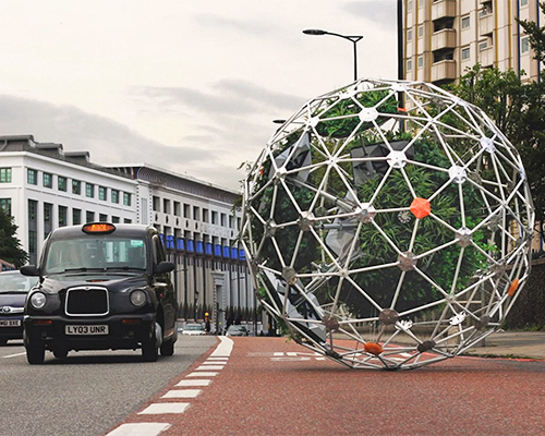 hortum machina B: a kinetic urban cyber-gardener that senses its surroundings