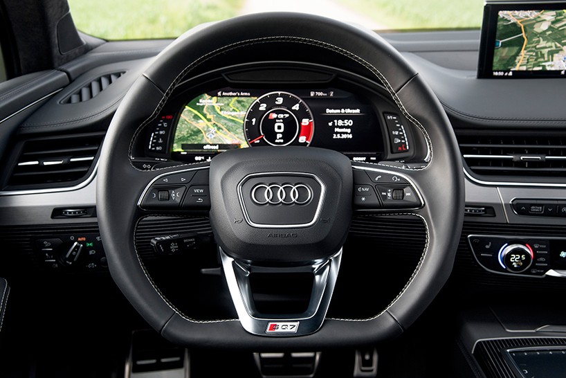AUDI-SQ7-test-drive-designboom-07