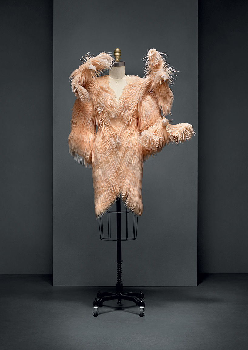 OMA-rem-koolhaas-metropolitan-museum-of-art-costume-institute-manus-x-machina-designboom-014