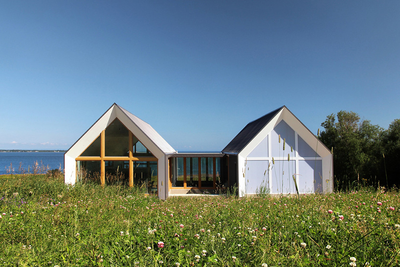 YH2-yiacouvakis-hamelin-architectes-les-jumelles-the-twins-house-caraquet-canada-designboom-09
