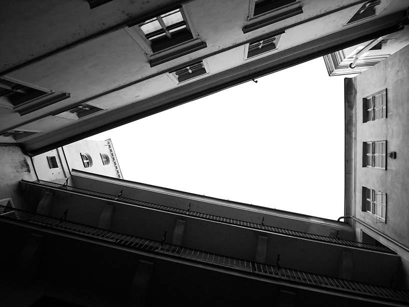 akos-czigany-skies-photography-designboom-02