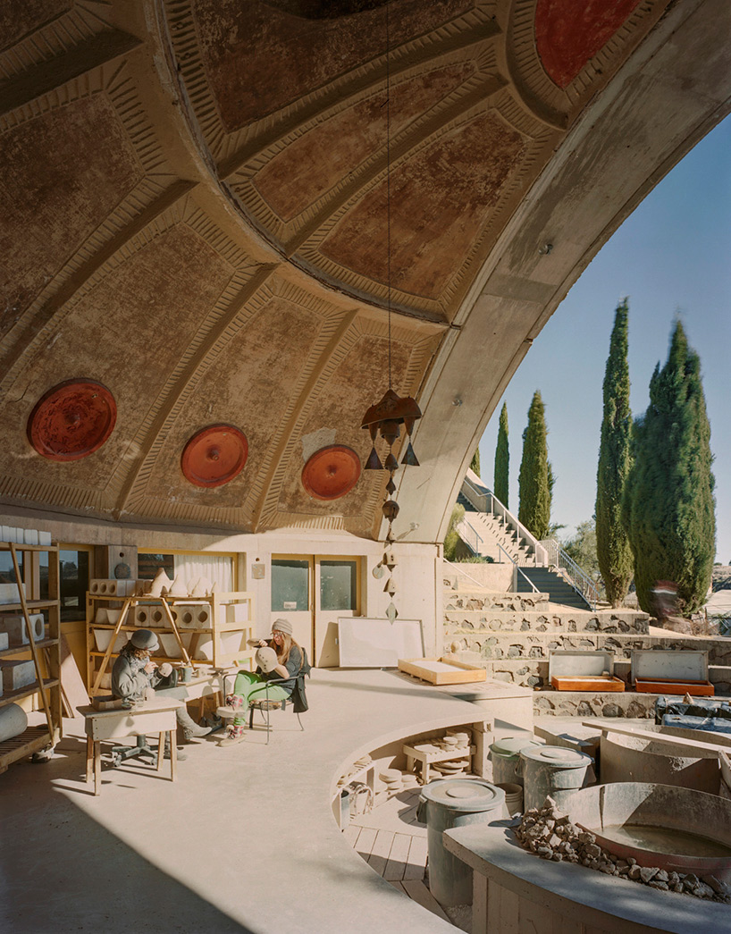 arcosanti-experimental-desert-town-arizona-paolo-soleri-designboom-02
