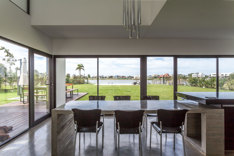 besonias-almeida-arquitectos-san-benito-house-argentina-designboom-02