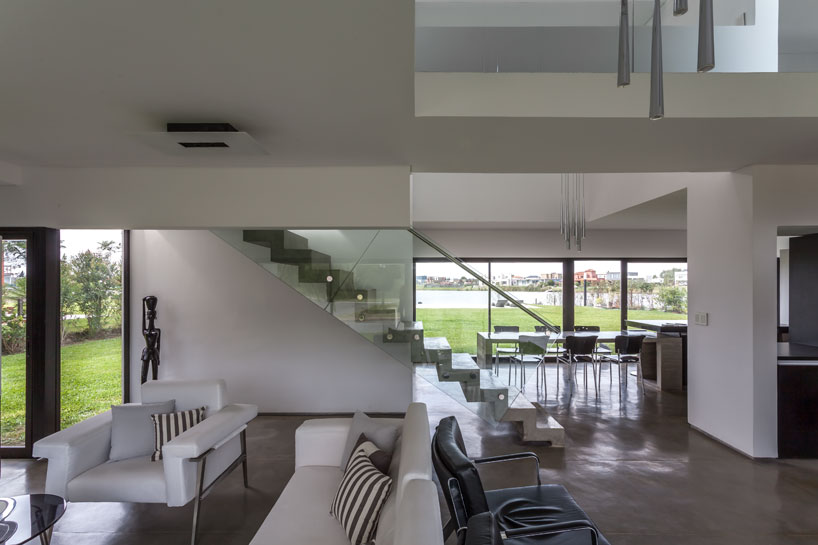 besonias-almeida-arquitectos-san-benito-house-argentina-designboom-02