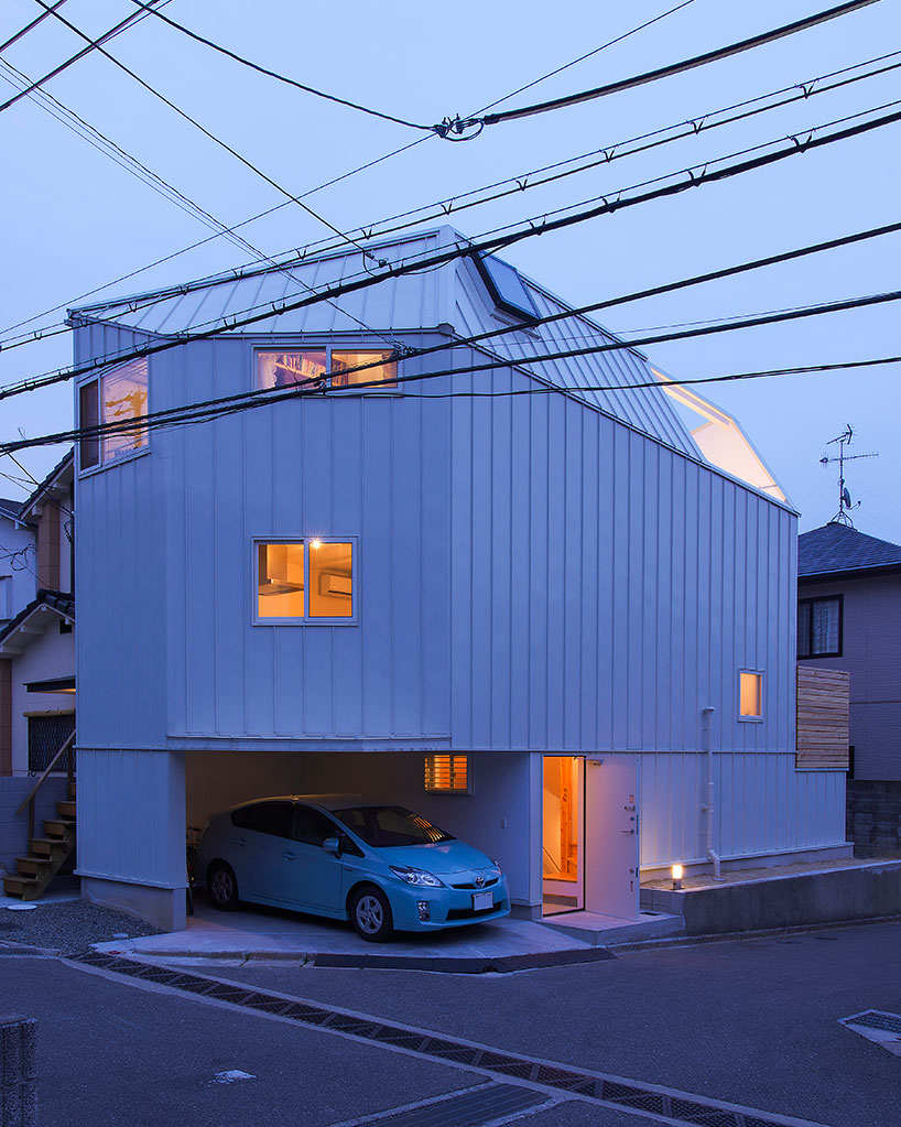 coo-planning-house-in-takarazuka-hyogo-japan-designboom-02