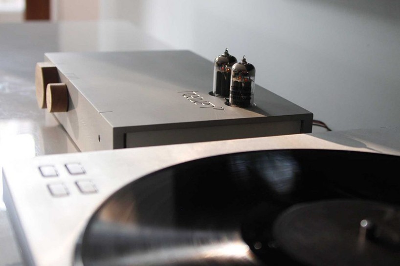 heaven-11-audio-billie-amplifier-designboom-04