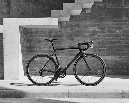 rigorous standards and two years of extensive wind tunnel tests shape heroin's carbon fiber bicycle