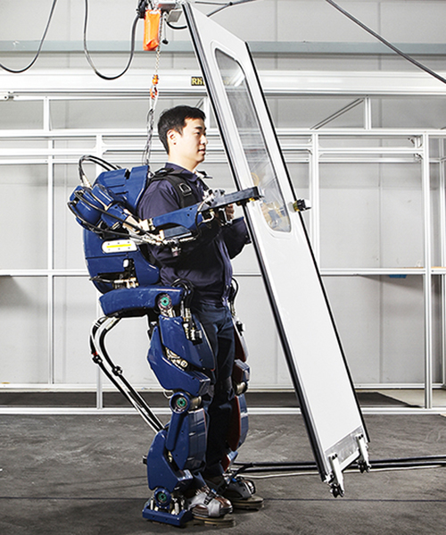 hyundai develops working 'iron man' exoskeleton suit to help workers and paraplegics