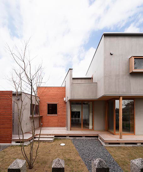 kazuki moroe designs spiritually-oriented house in toin