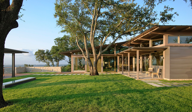 lake-flato-hillside-house-austin-texas-designboom-02