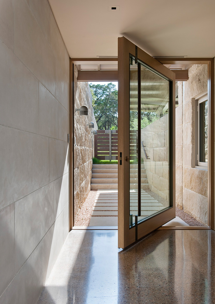 lake-flato-hillside-house-austin-texas-designboom-02