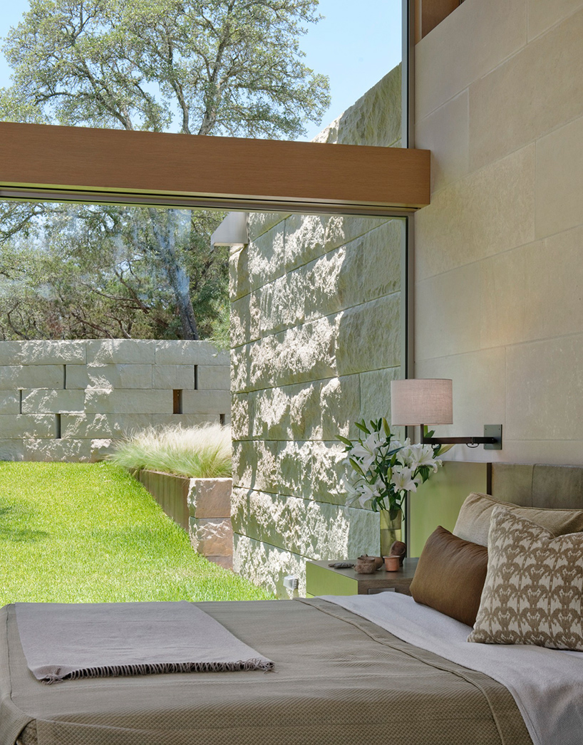 lake-flato-hillside-house-austin-texas-designboom-02