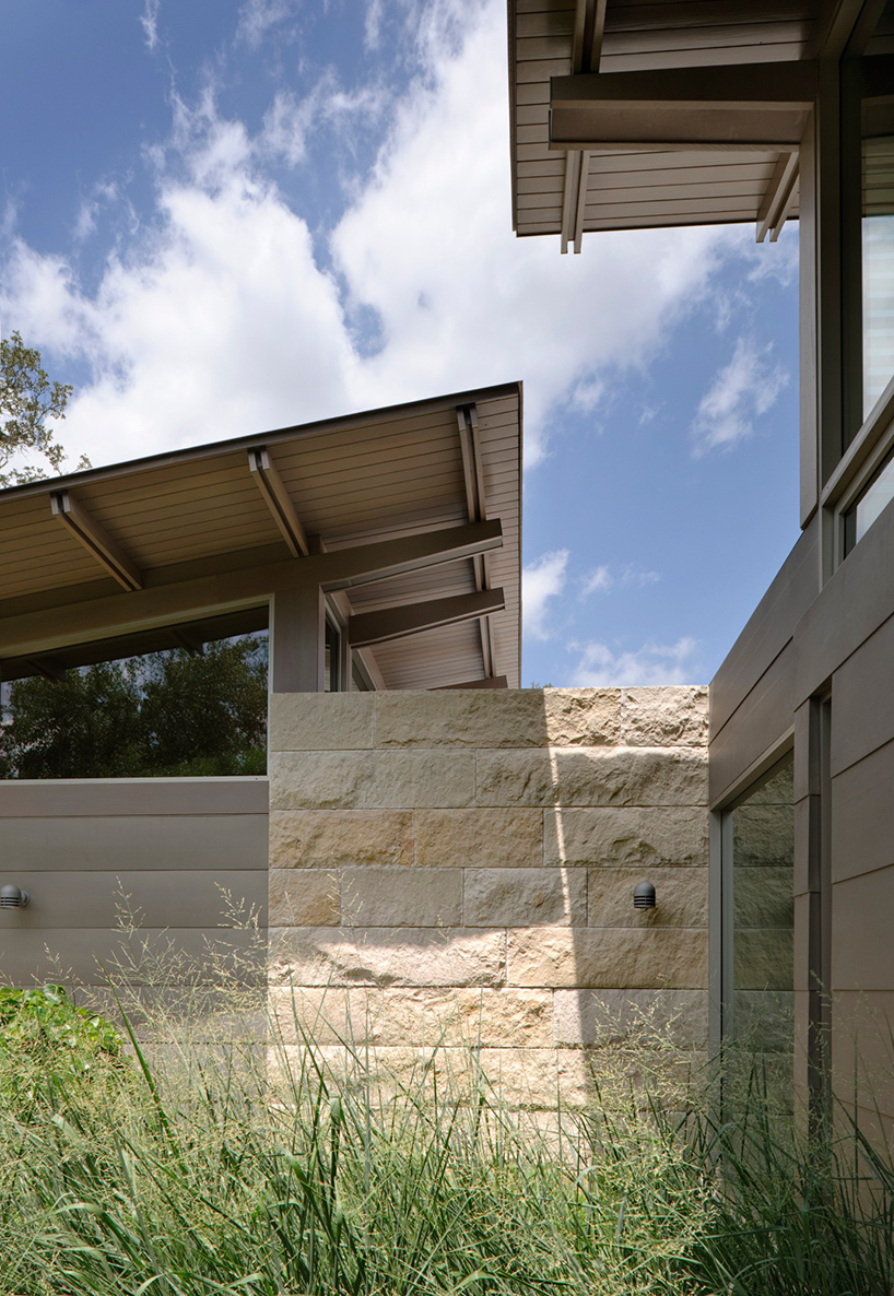 lake-flato-hillside-house-austin-texas-designboom-02