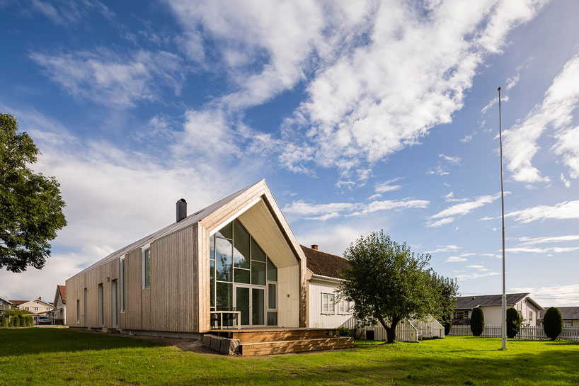 link-arkitektur-ovre-tomtegate-7-contemporary-farmhouse-norway-designboom-02