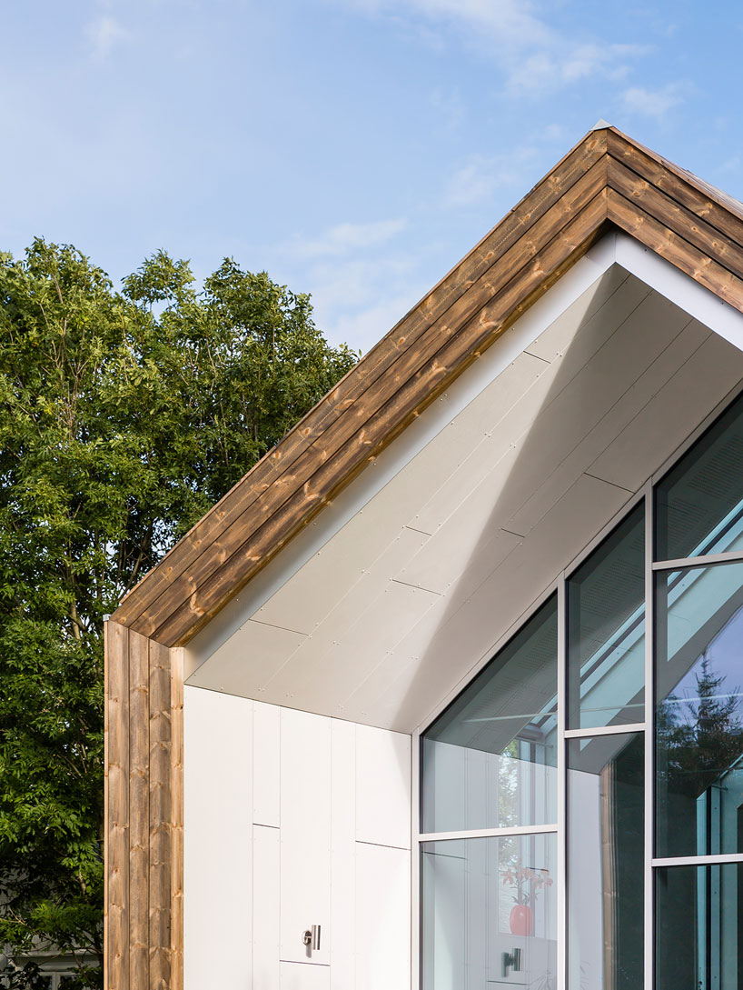 link-arkitektur-ovre-tomtegate-7-contemporary-farmhouse-norway-designboom-02