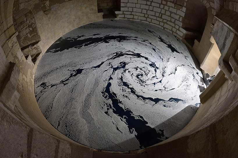 motoi-yamamoto-floating-garden-and-labyrinth-salt-aigues-mortes-designboom-01