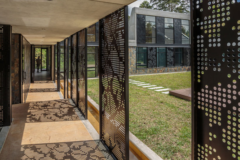 plan-b-arquitectos-casa-en-ilanogrande-rionegro-designboom-02