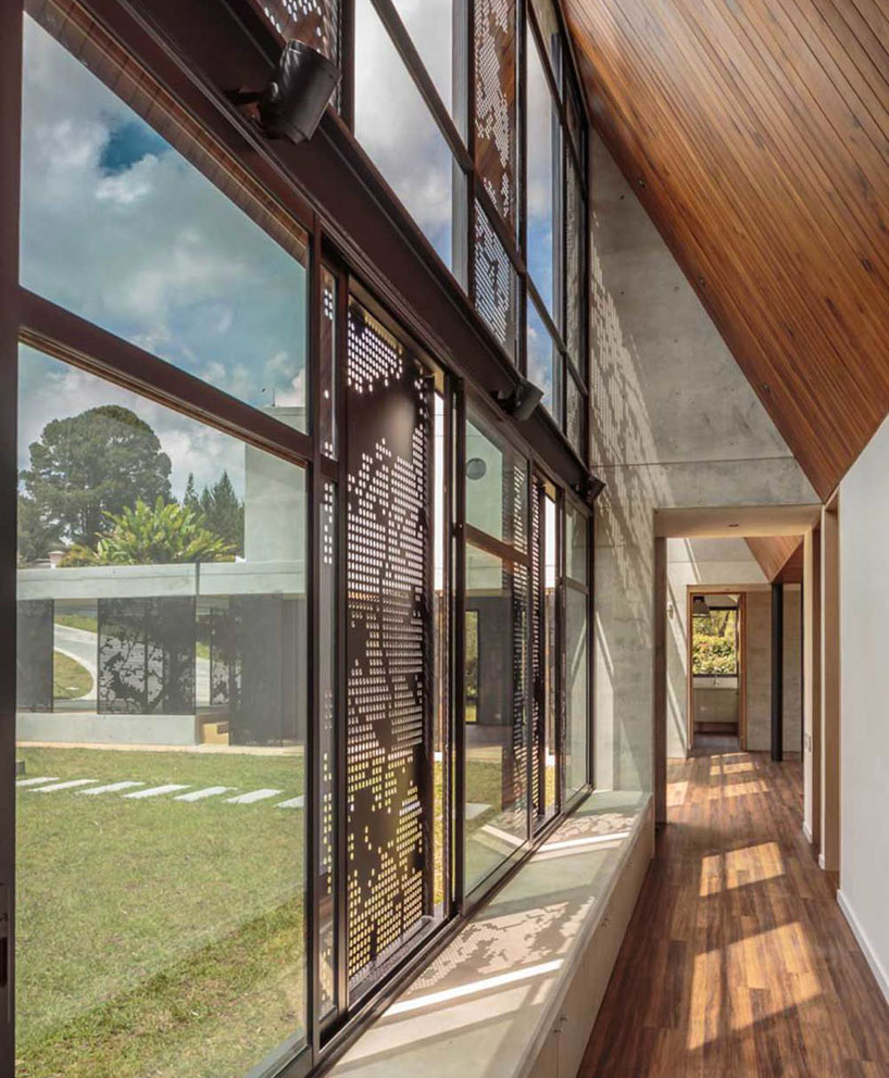 plan-b-arquitectos-casa-en-ilanogrande-rionegro-designboom-02
