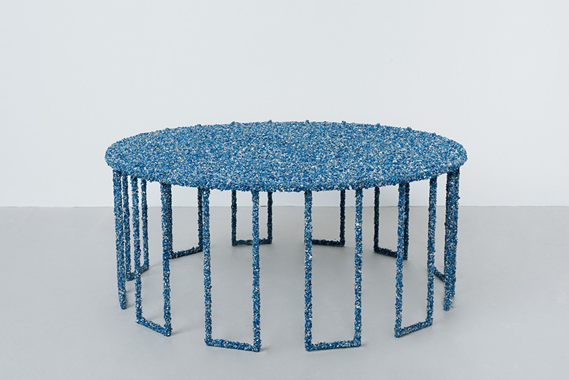 samuel-amoia-delorenzo-gallery-table-collection-designboom-01