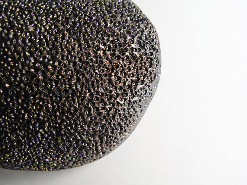 sarah-linda-forrer-evoke-eating-tools-designboom-02