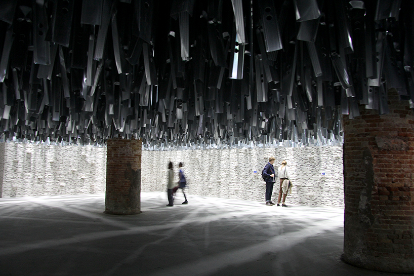 venice-architecture-biennale-2016-introductory-room-reporting-from-the-front-designboom-001