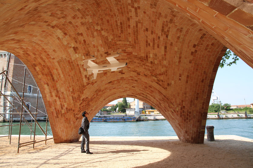 venice architecture biennale norman foster droneport designboom 