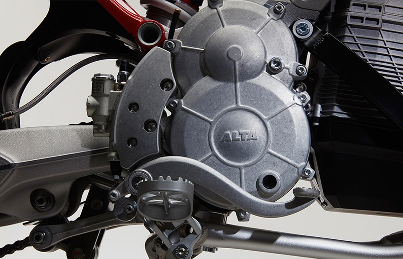 alta-motors-redshift-electric-motorbikes-designboom-07