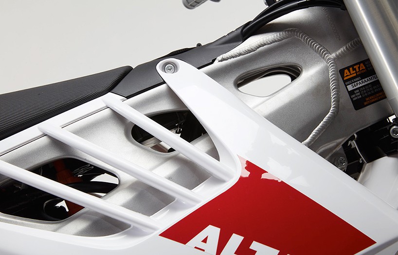 alta-motors-redshift-electric-motorbikes-designboom-08