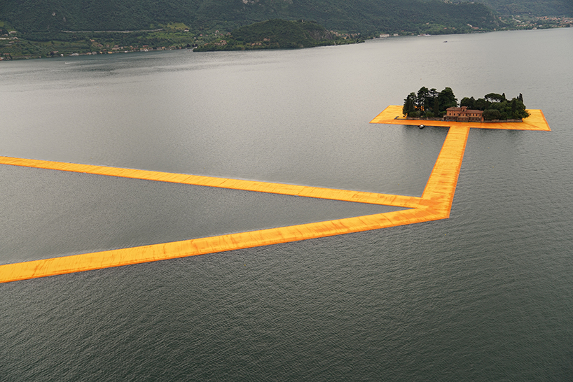 floating piers christo and jeanne-claude