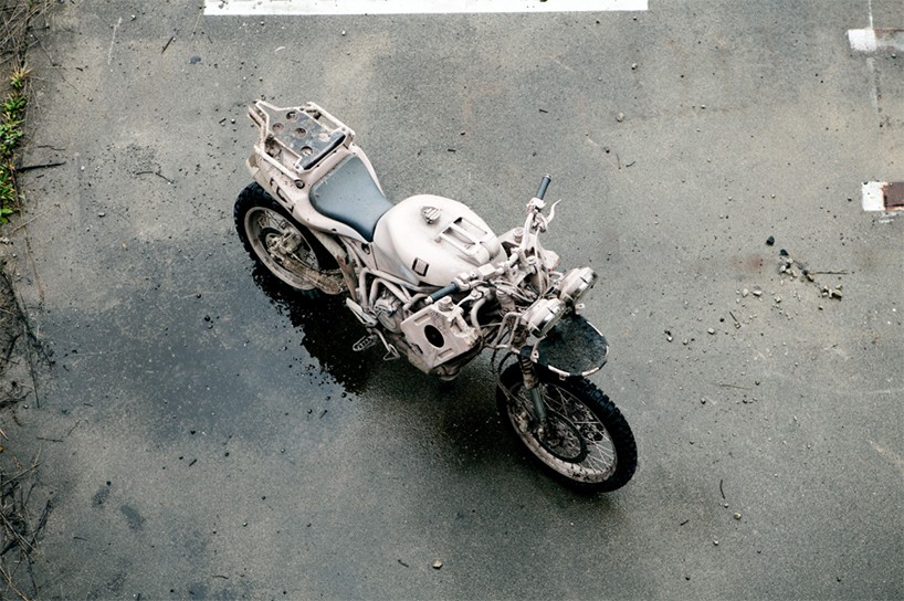 icon-1000-dromedarii-triumph-tiger-800XC-motorcycle-designboom-02