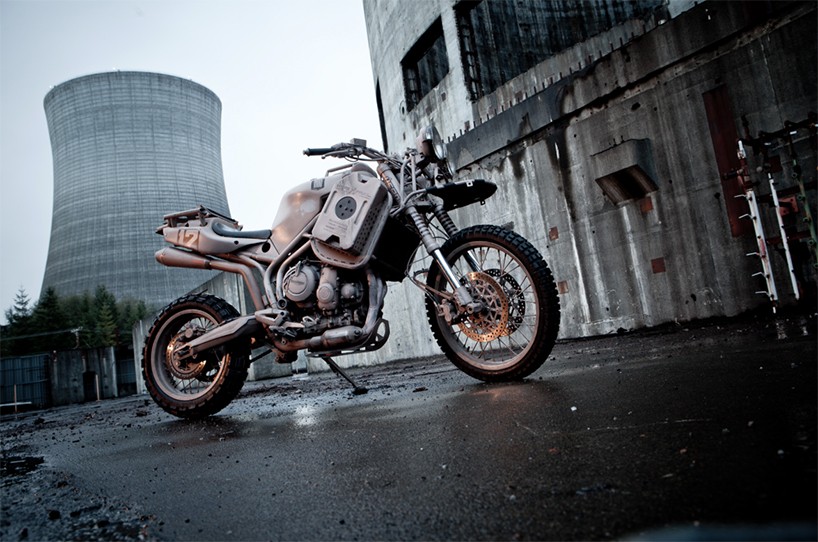 icon-1000-dromedarii-triumph-tiger-800XC-motorcycle-designboom-03