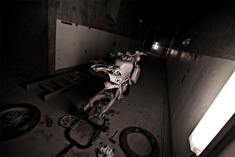 icon-1000-dromedarii-triumph-tiger-800XC-motorcycle-designboom-06