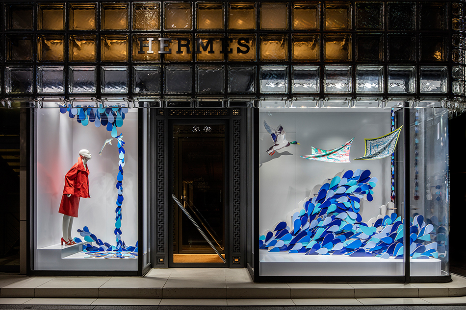 isabelle-daeron-window-display-maison-hermes-ginza-tokyo-making-waves-designboom-01