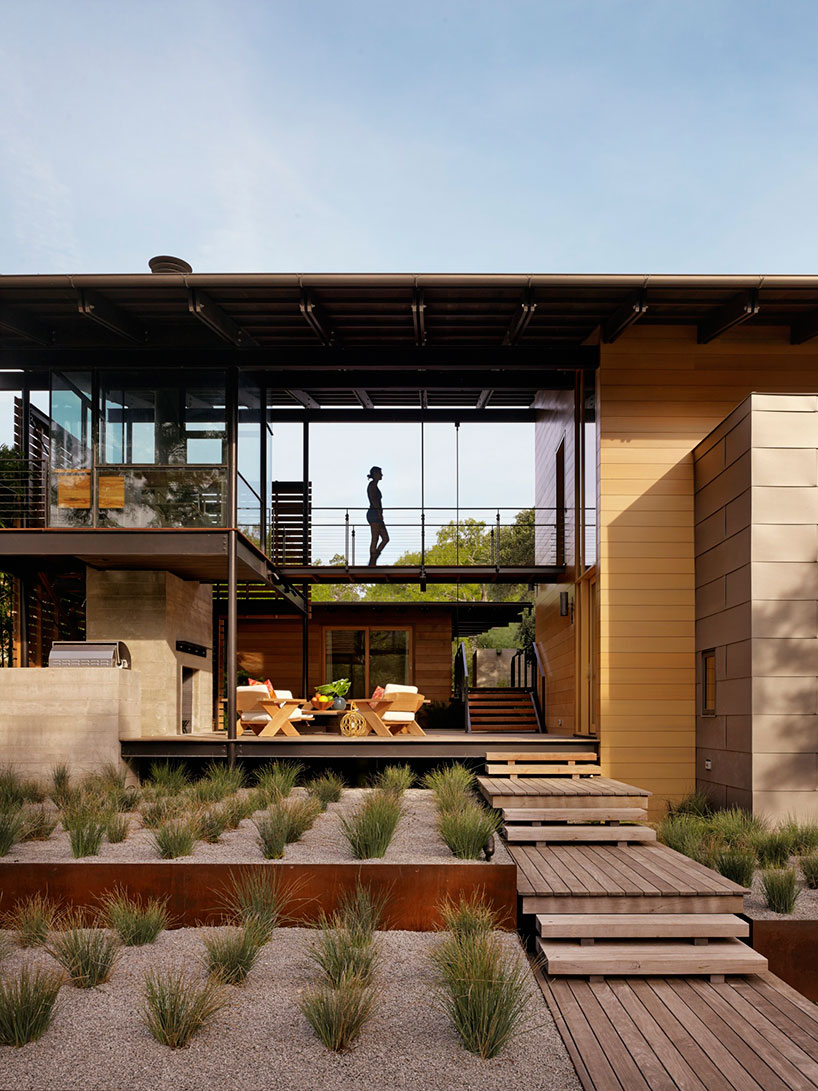 lake-flato-hog-pen-creek-residence-austin-texas-designboom-02