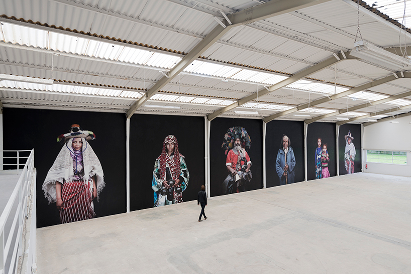 leila-alaoui-galleria-continua-les-moulins-je-te-pardonne-designboom-01