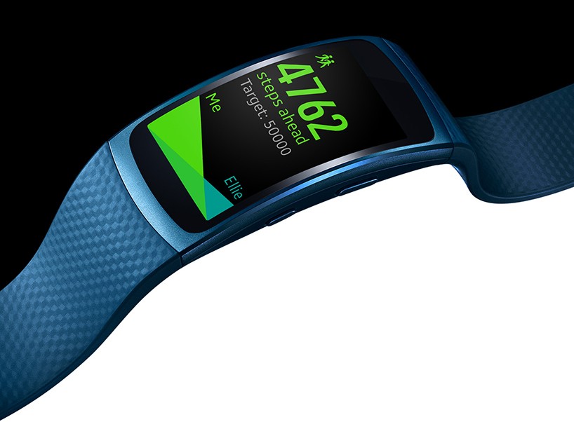 samsung-gear-fit2-gear-iconx-fitness-wearables-designboom-08