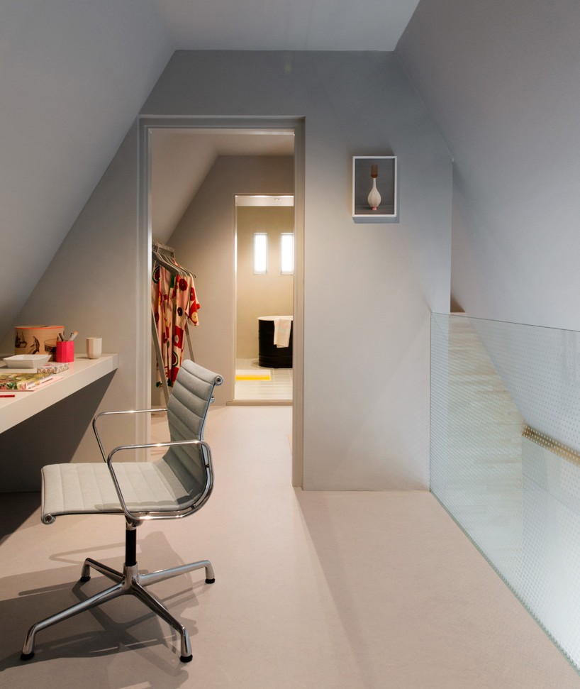 scholten & baijings glass gradients NEOCON 2016 designboom