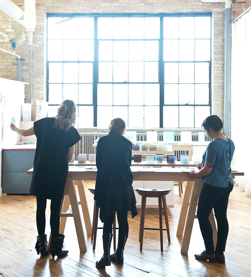 scholten-baijings-skyline-design-glass-gradients-designboom-015