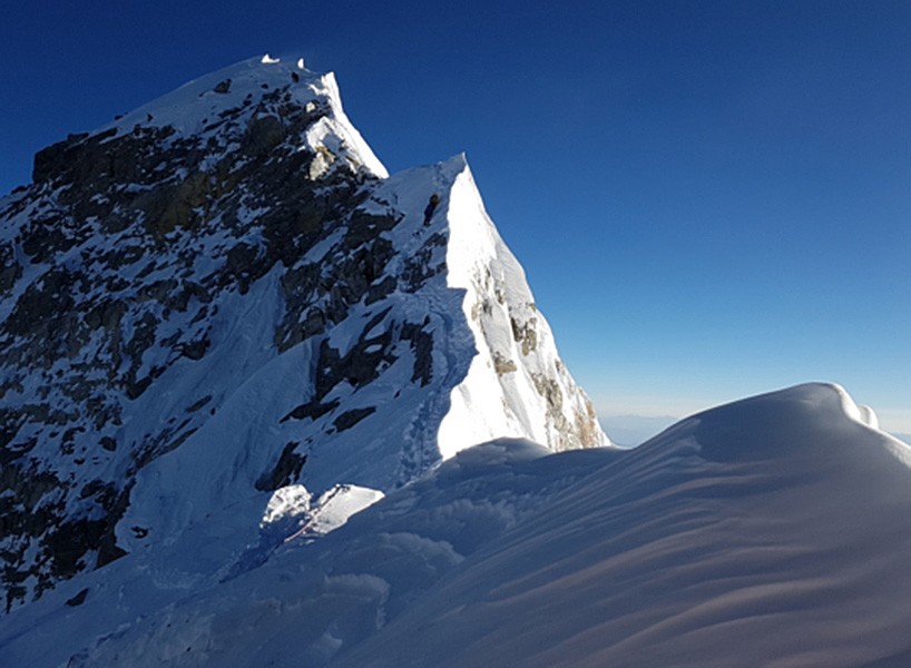 samsung galaxy s7 360 everest designboom
