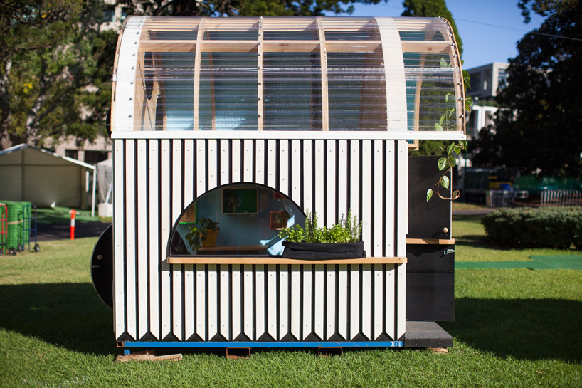 doherty-design-studio-vardo-hut-cubbyhouse-australia-designboom-02